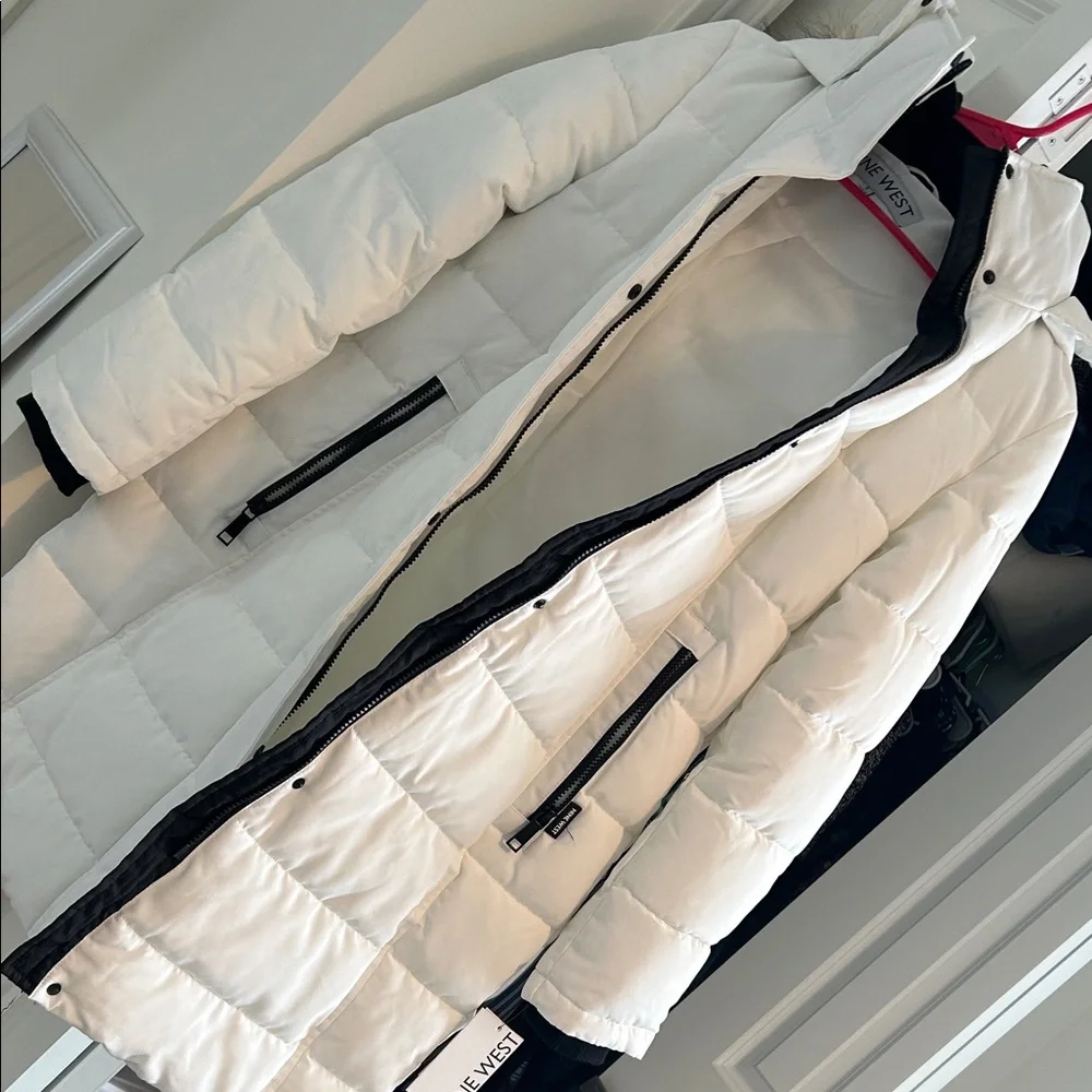 Nine West White Puffer Jacket with Black Accents and hood NWT - Picture 1 of 2